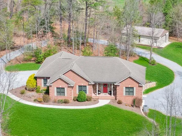 1885 Patrick Ln, Salem, VA 24153