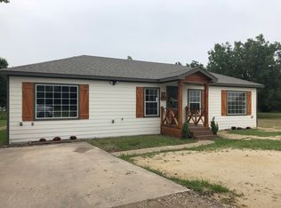 212 N 4th St, Celeste, TX 75423