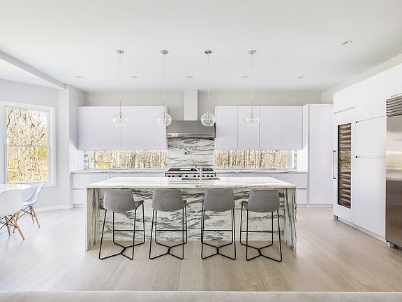 4th image of 51 Scrimshaw Ln