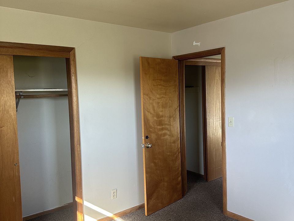 1st image of 510 8th St S #10