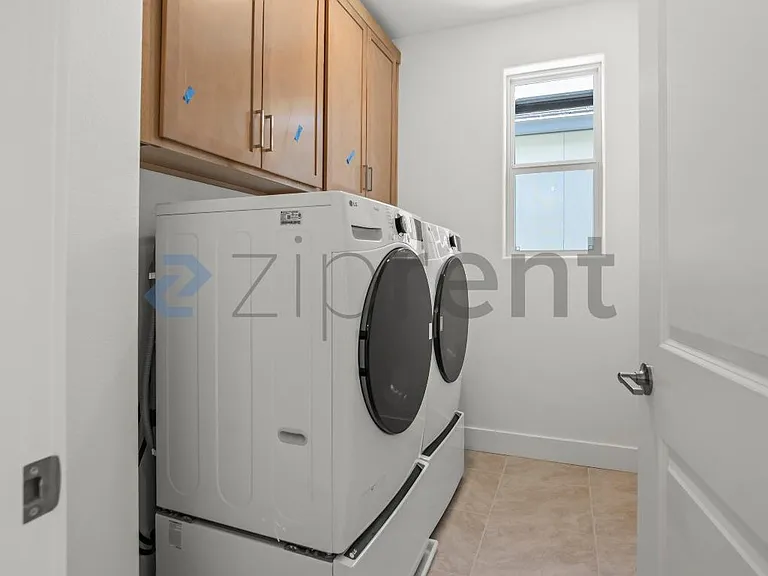 267 Llewellyn Ave — Photo 29