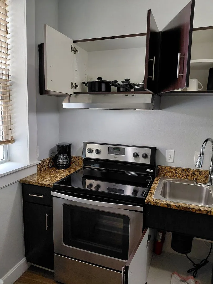 302 W Commercial Unit 207E — Photo 3