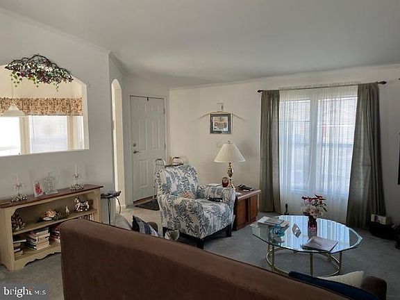 5th image of 107 Allison Pl