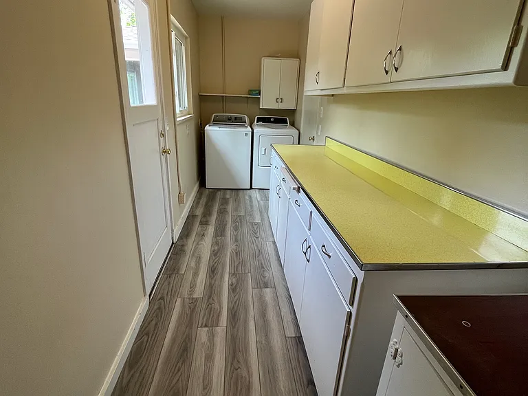 49 Meadow View Rd — Photo 15