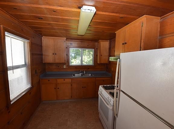 2nd image of 624 Atlantic St