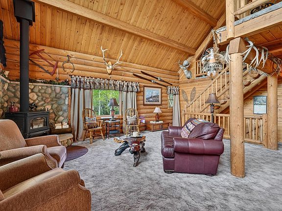 3rd image of 2462 E Green Canyon Rd