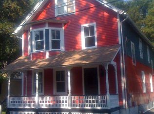 39 Pearl St #1, Mystic, CT 06355