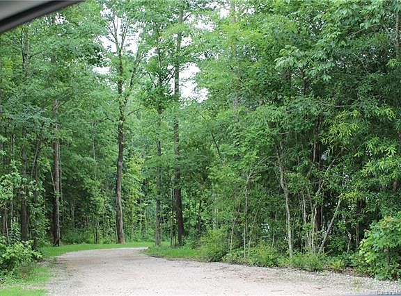 5th image of 120 Barnwood Dr