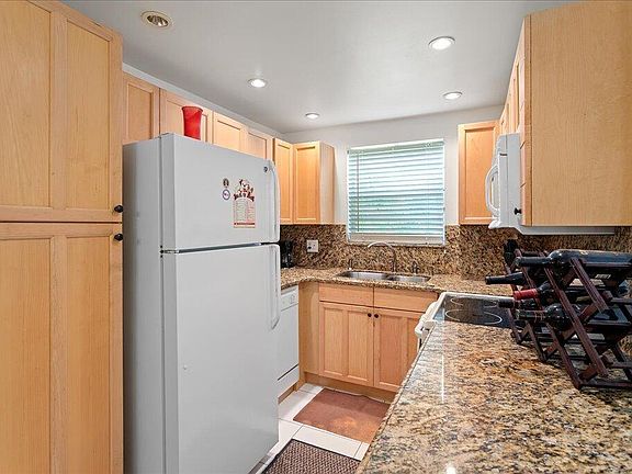 3rd image of 1124 NW 13th St APT 120A