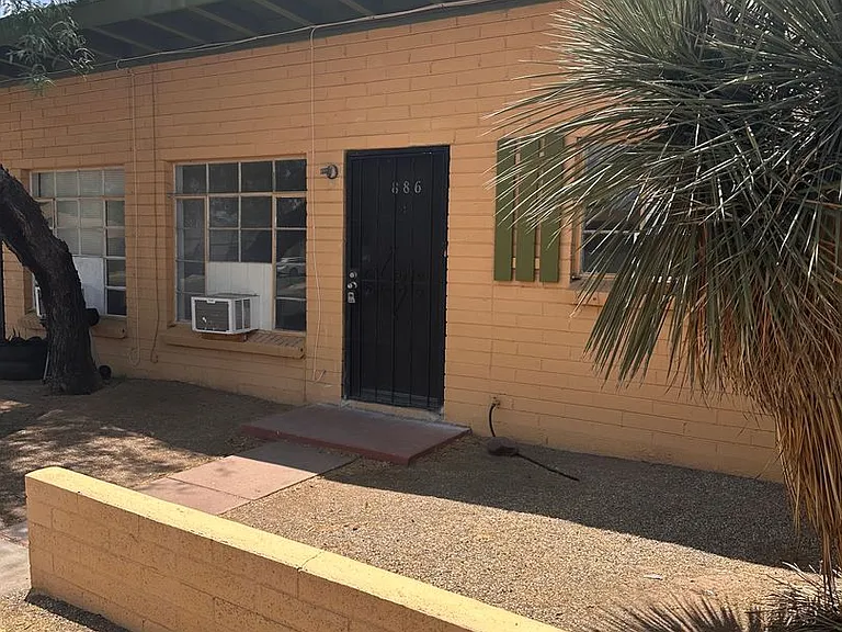 Tucson850-892 — Photo 1