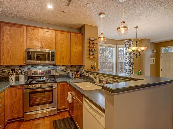 5th image of 1634 Woodlynn Ave E #1