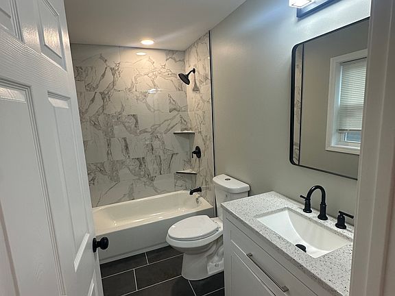 5th image of 37 Murray St #1