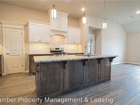 5th image of 3809 Palisade Ln