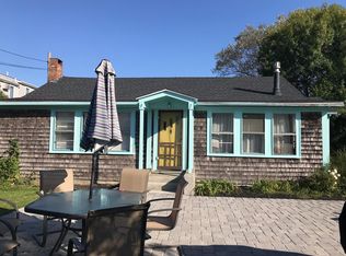 40 Ellery Ave, Middletown, RI 02842