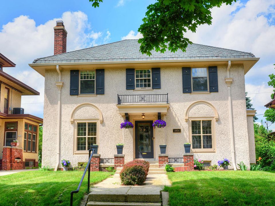 1st image of 4904 W Woodlawn Ct