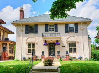 4904 W Woodlawn Ct, Milwaukee, WI 53208