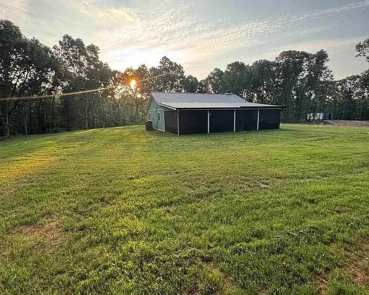 301 Norton Rd — Photo 1
