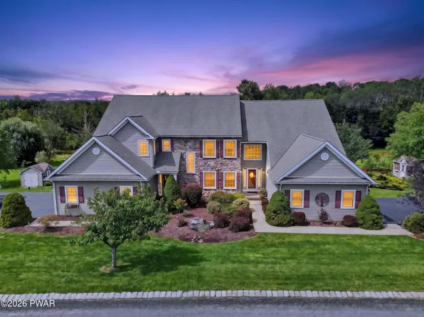 103 Birchwood Ln, Lake Ariel, PA 18436