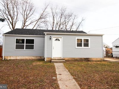 621 Moores Ln, New Castle, DE, 19720