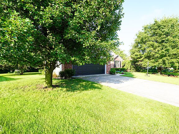 4th image of 6351 Barberry Dr