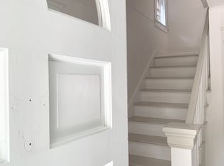 210 5th St, Greenport, NY 11944