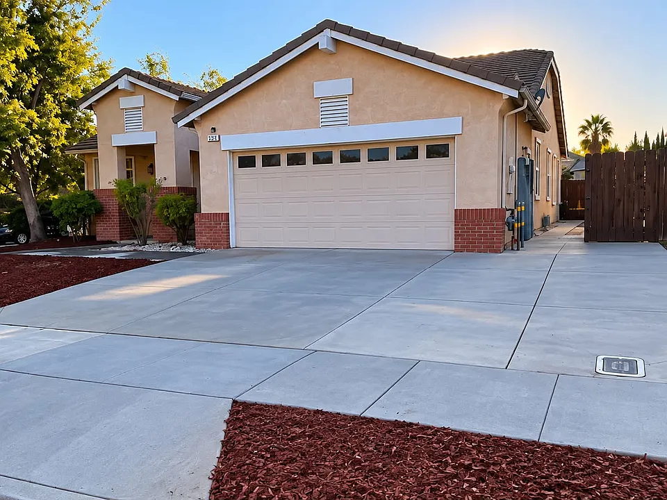1251 Elberta Pkwy