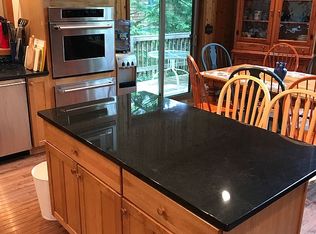 46 Ridgewood Rd, Sunapee, NH 03782