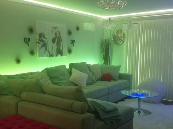 Living room w light up crown molding