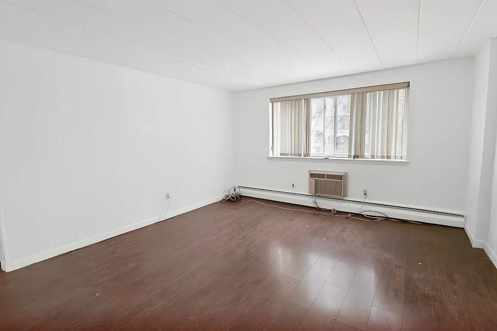 2 bed, 785 sqft, $2,450 — Photo 3