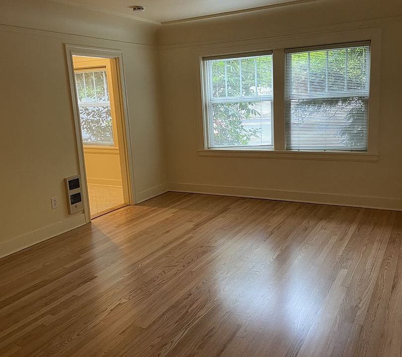 1st image of 921 1st Ave W #103