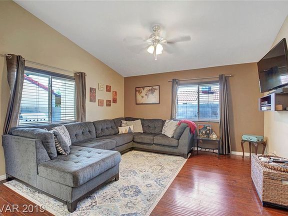 5th image of 615 Country Hill Dr