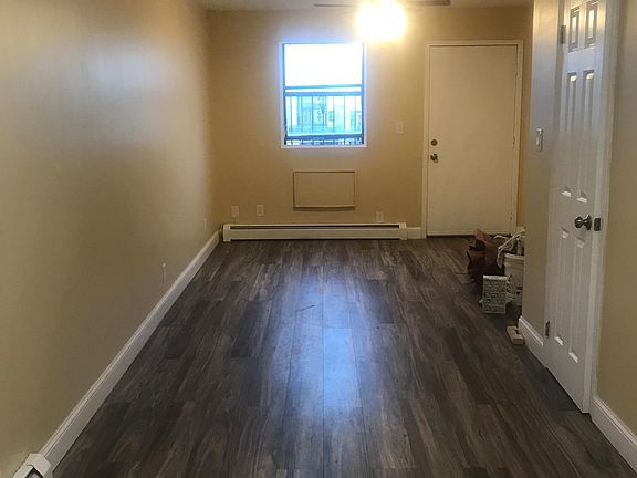 2nd image of 856 Leland Ave