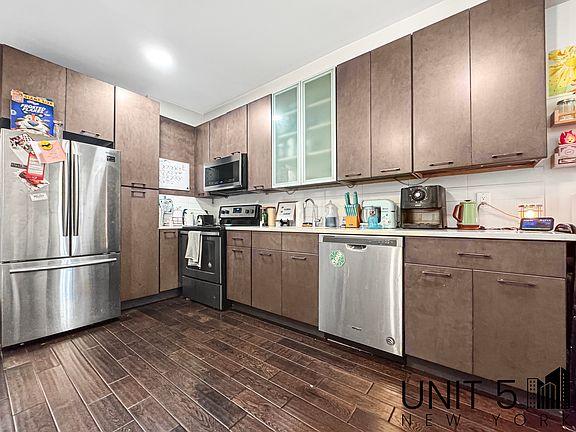 3rd image of 811 Quincy St #3B