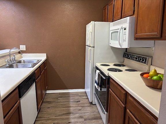 4th image of 1901 Holleman Dr W APT 310