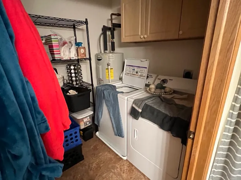 241 N Willson Dr #G — Photo 11