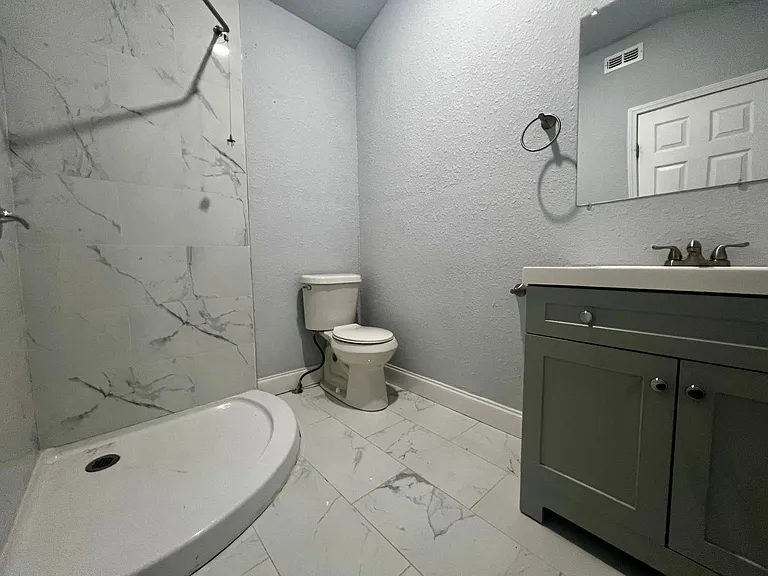 420 S 2nd St — Photo 10