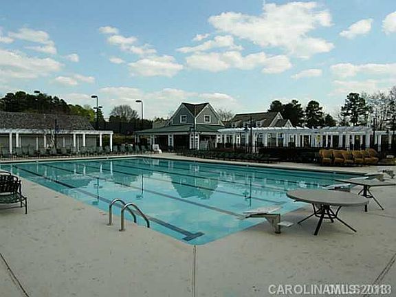 4th image of 150 Brownstone Dr #454