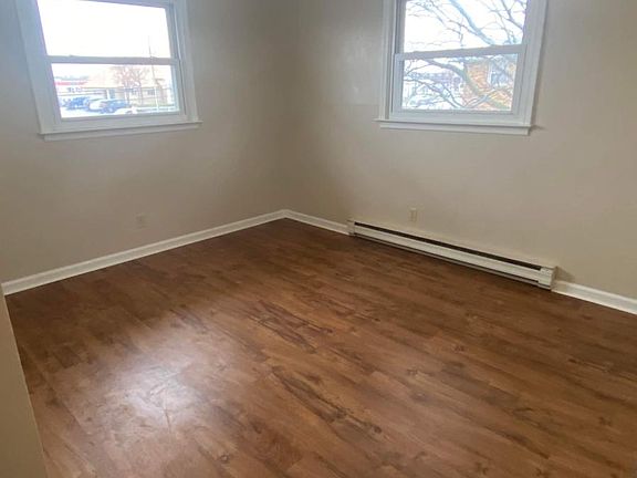 5th image of 2306 Roselawn Dr APT 7