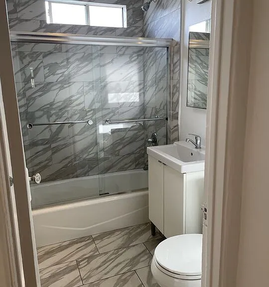 368 N Genesee Ave #2 — Photo 6