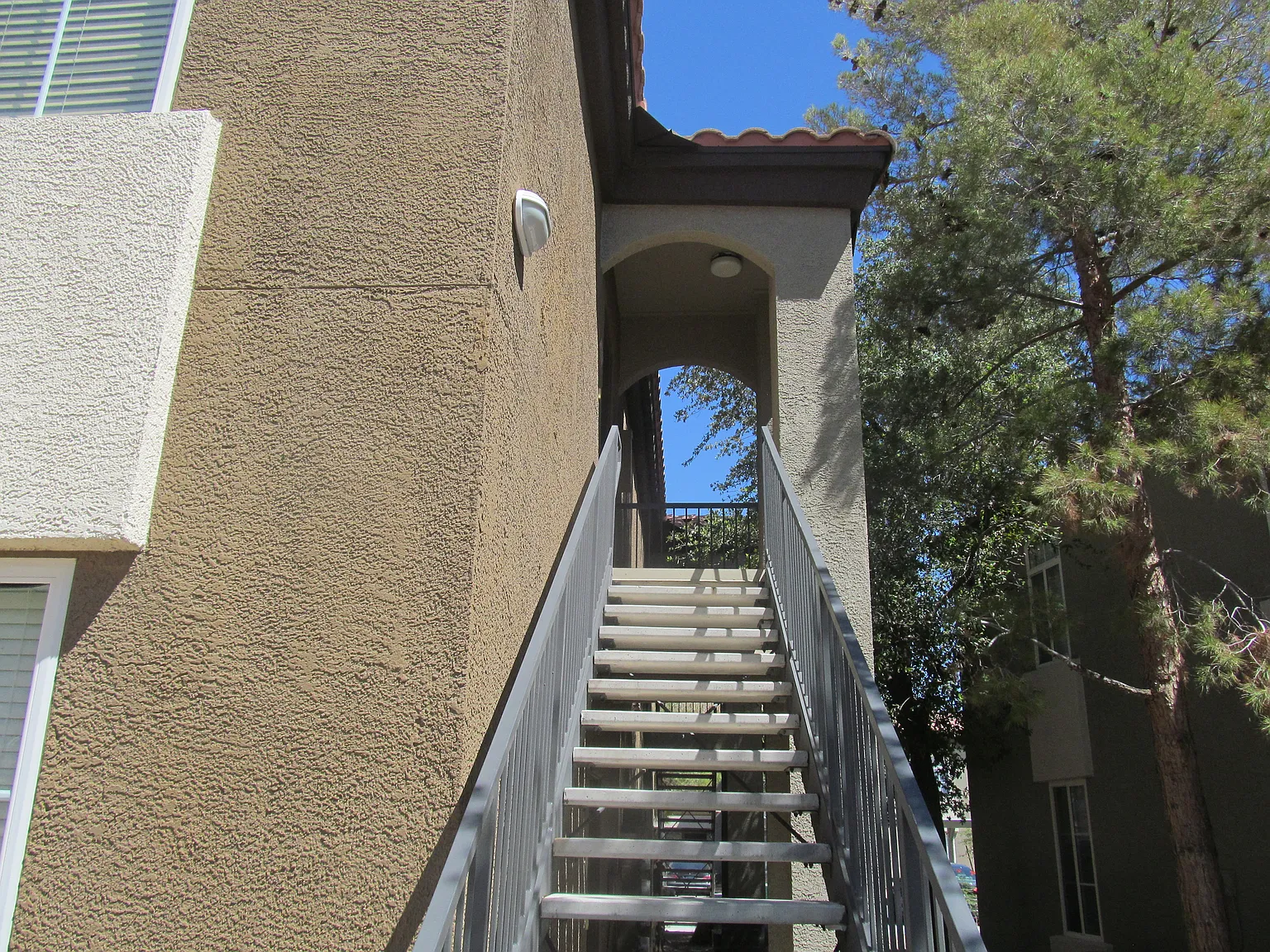 1 bed, 750 sqft, $1,150 — Photo 4