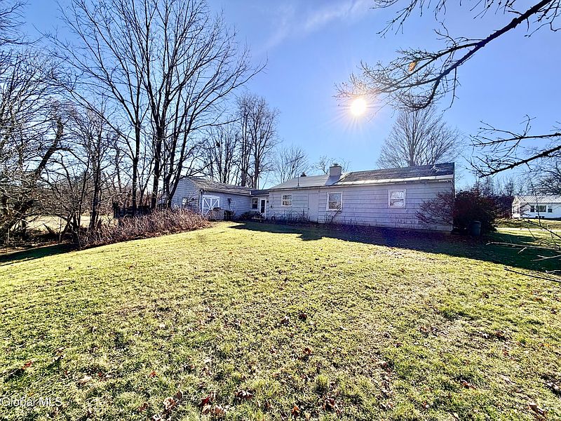 4th image of 127 Sulphur Springs Road