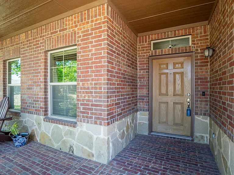 11004 Hawks Landing Rd — Photo 3