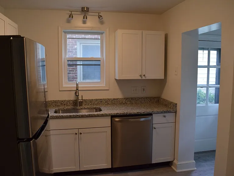 3223 Edgewood Ave — Photo 4