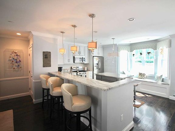 5th image of 11 Middlewood Dr