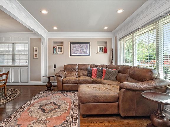 5th image of 6413 Lindenwood Pl