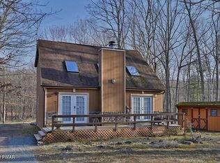 104 Summit Ct, Hawley, PA 18428