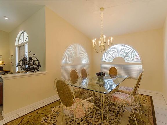 4th image of 22782 Caroline Dr