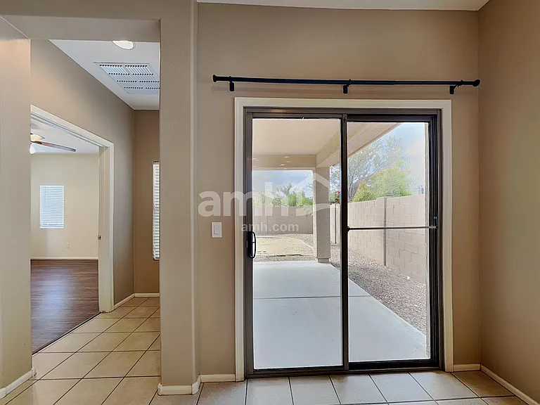 2567 W Amber Sun Dr — Photo 4