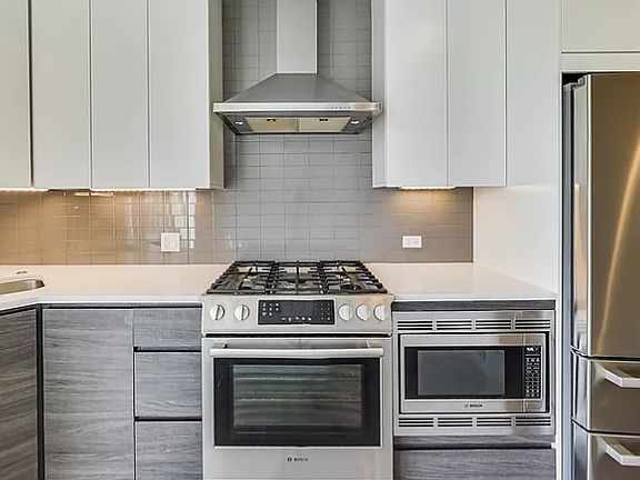 2nd image of 317 W Evergreen Ave Unit 201