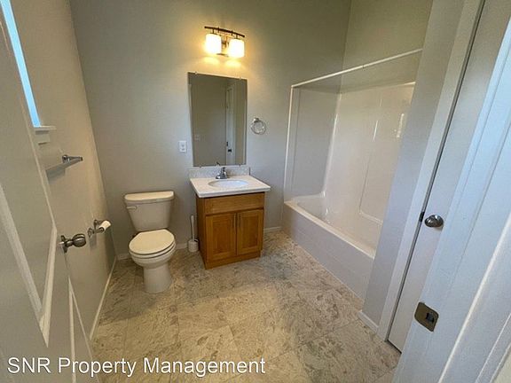 3rd image of 1402 E 69th St #4-101